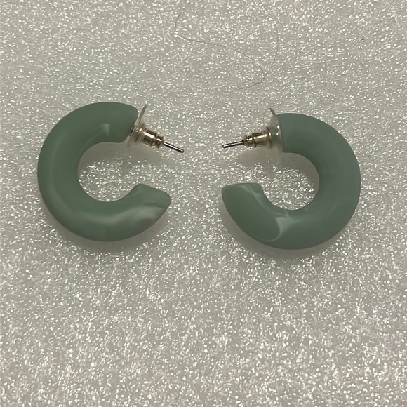 4️⃣for$20 NWOT ASOS Chunky Silicon y2K Green Hoop Earrings Thick Jewelry - Picture 1 of 3